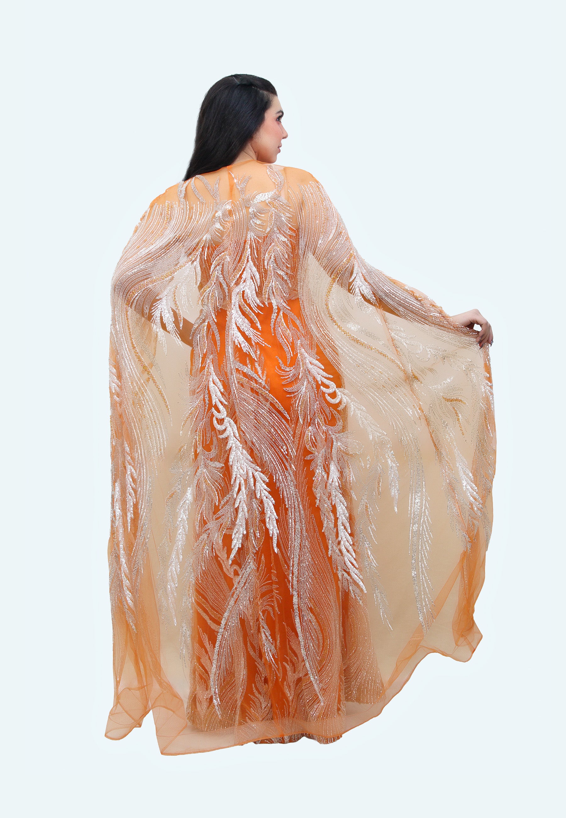 فستان ماكسي مرصع مع كاب ملكي